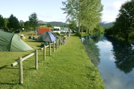 Camping Cotswolds in Tent